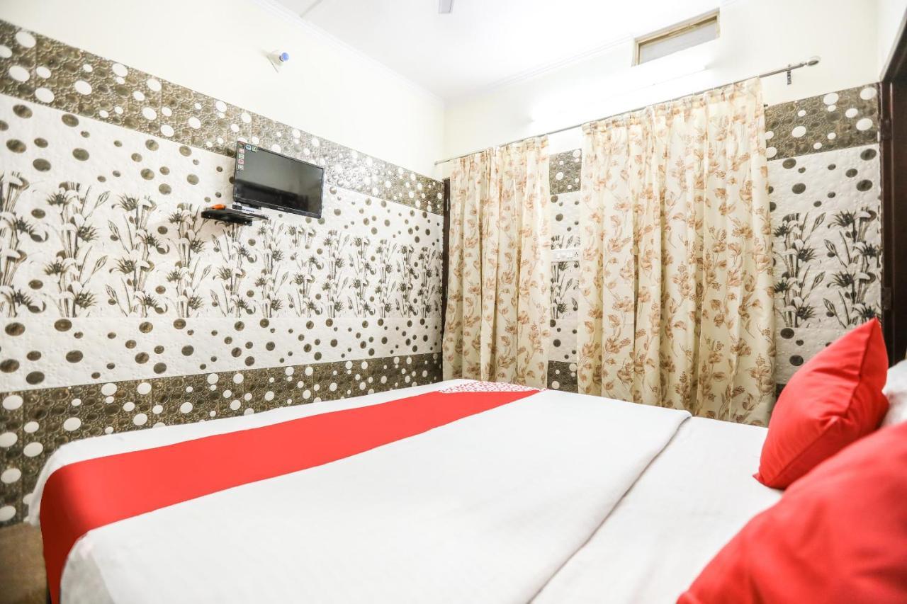 Vaccinated Staff - OYO 71693 Starlight Hotel Gangānagar Exterior foto